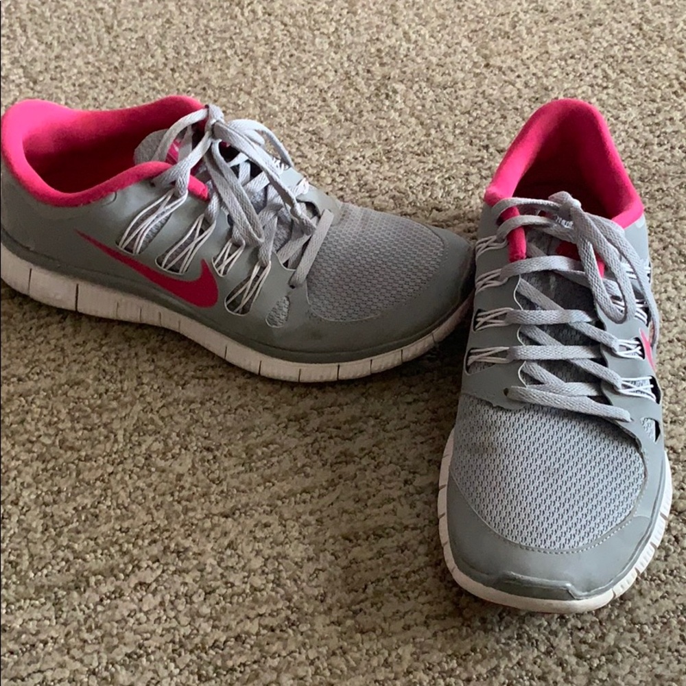Nike running tennis shoe